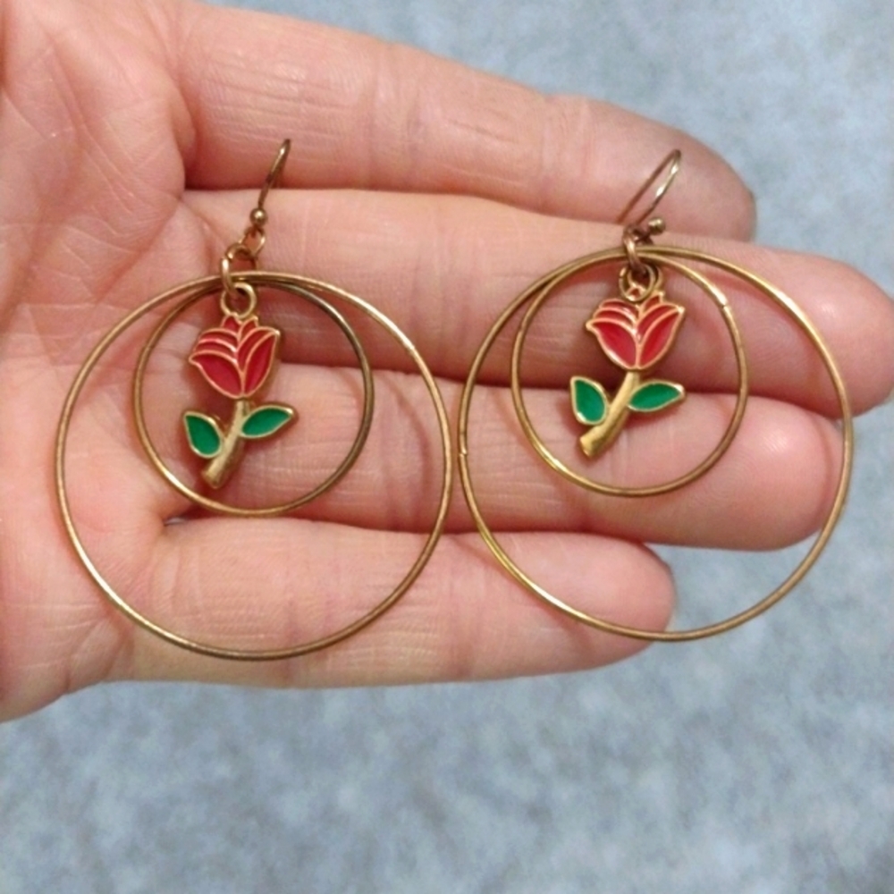 VINTAGE BRASS-TONE ENAMEL RED GREEN ROSE DOUBLE HOOPED HOOK 2" EARRINGS